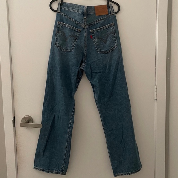 Levi’s Ribcage Straight Jeans - Picture 3 of 5